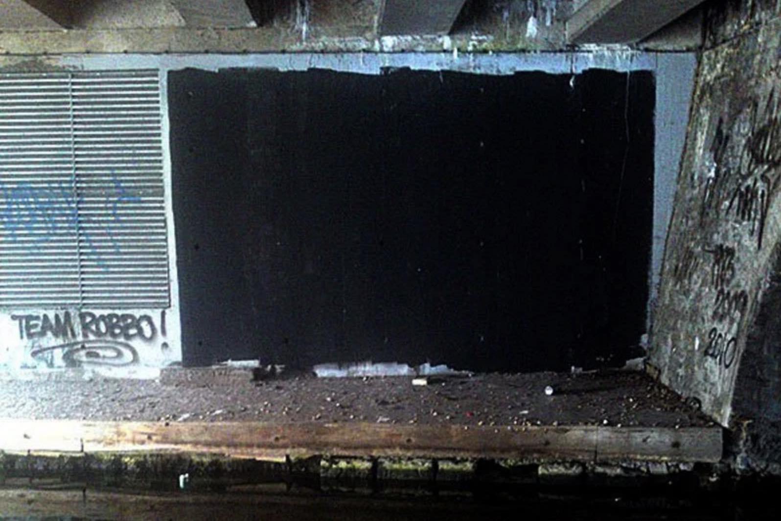 Street art on the Regent&rsquo;s Canal, London