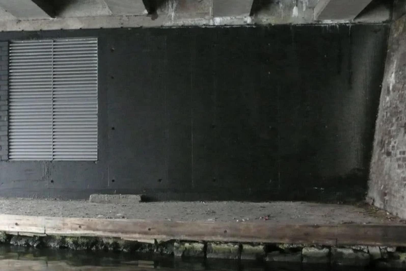 Street art on the Regent&rsquo;s Canal, London